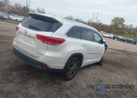 2017 Toyota Highlander Xle z USA, uszkodzony, nr VIN 5TDJZRFH3HS392833